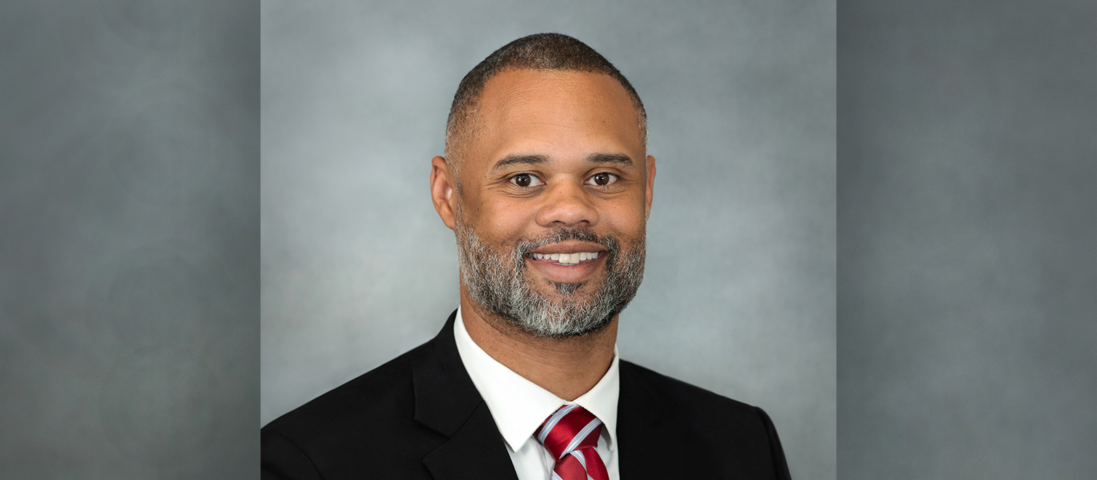 Head shot of Jarrett Carter Sr.