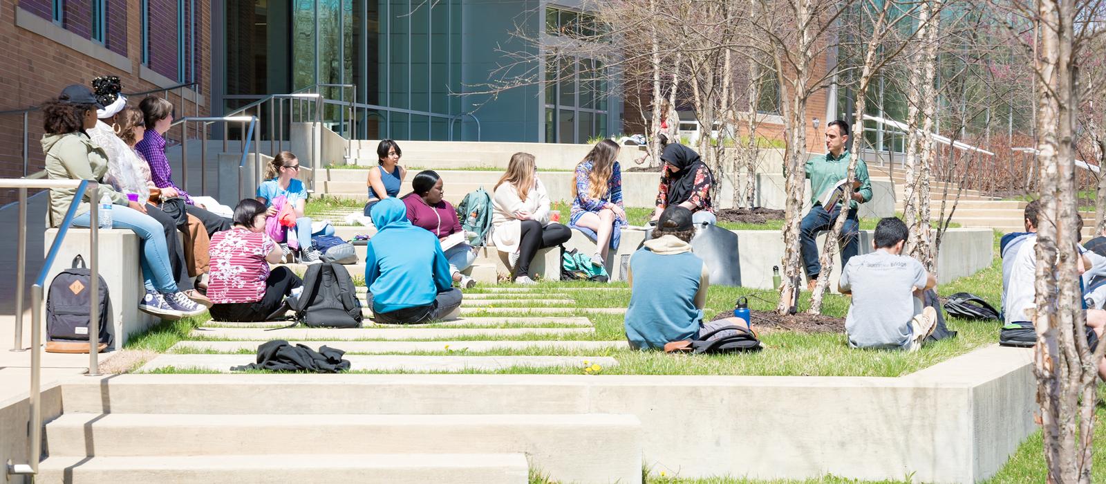 ClassOutside-5326_2_pyramid