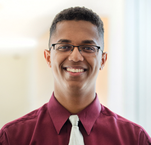 Noah, an early college student at hcc