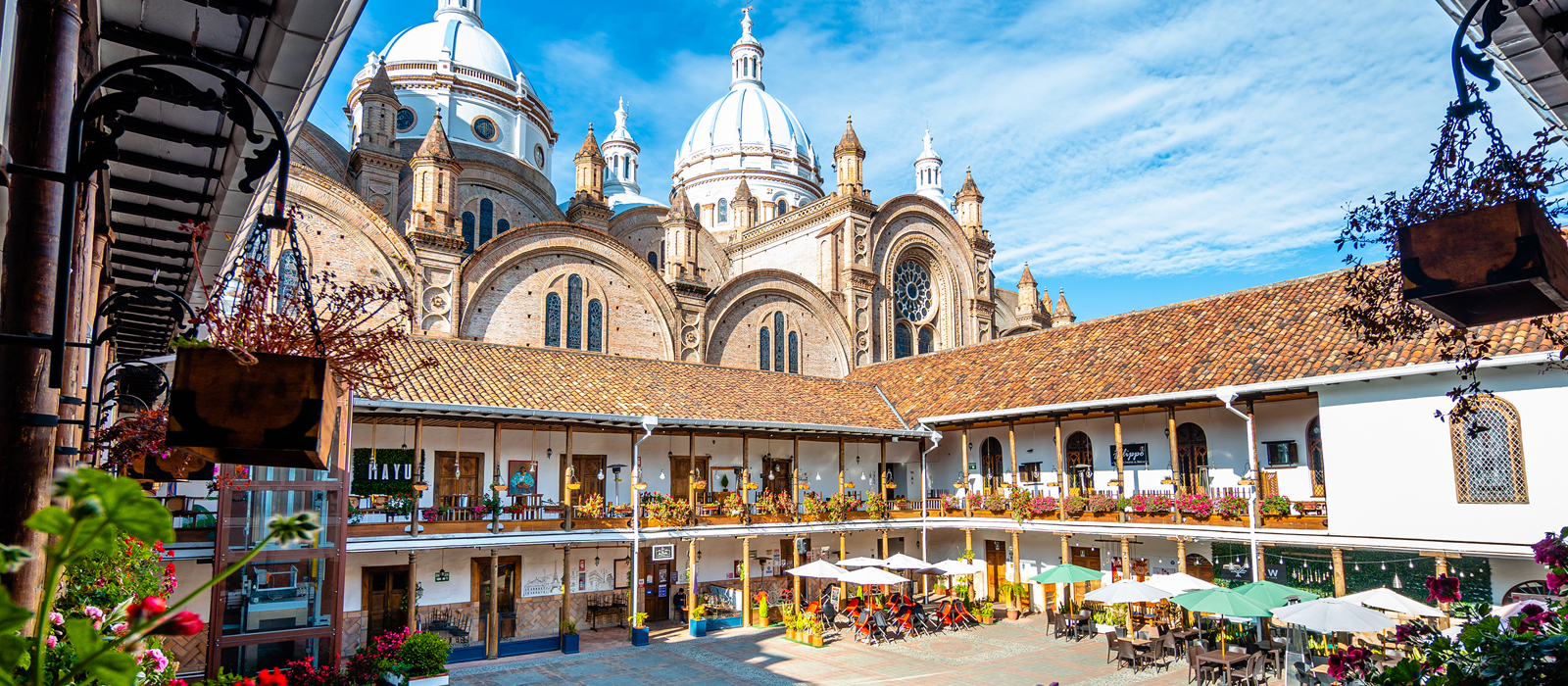 Photo of a hotel in Cuenca, Ecuador with a beautiful sunny background.